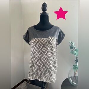 Xhilaration casual top size medium